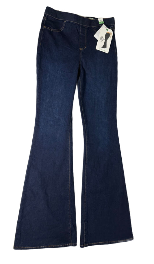 CELEBRITY PINK Curvy Pull-On Flare-Hem Jeans
