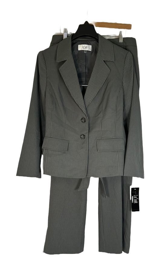 LE SUIT Women’s Pin Striped 2-Piece Suit